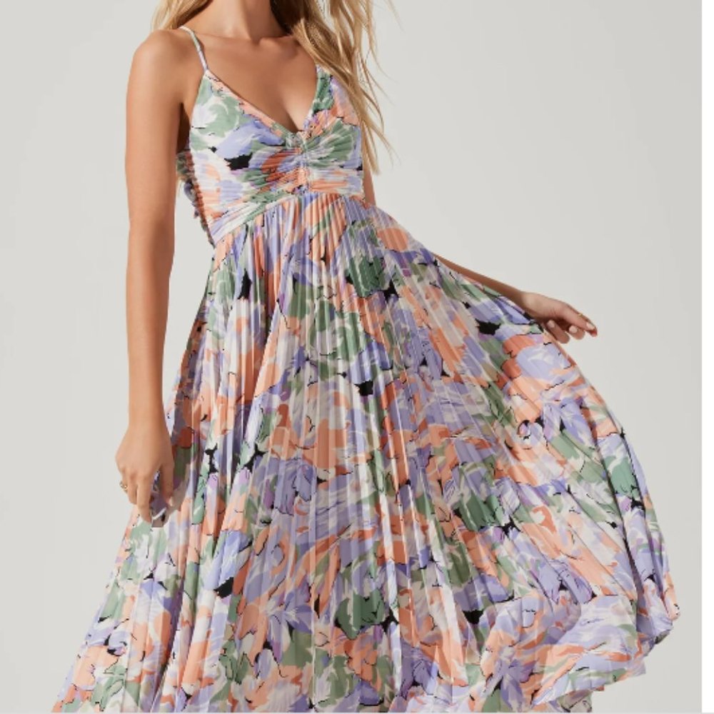 ASTR The Label Blythe Floral Plisse Dress